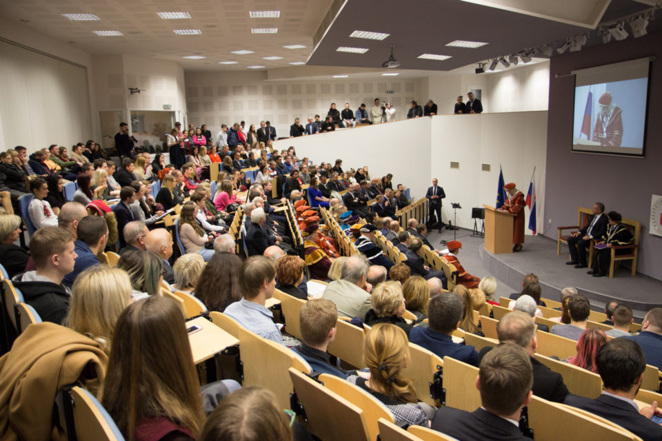 Osláv 10.výročia Fakulty masmédií PEVŠ sa zúčastnil aj prezident Andrej Kiska