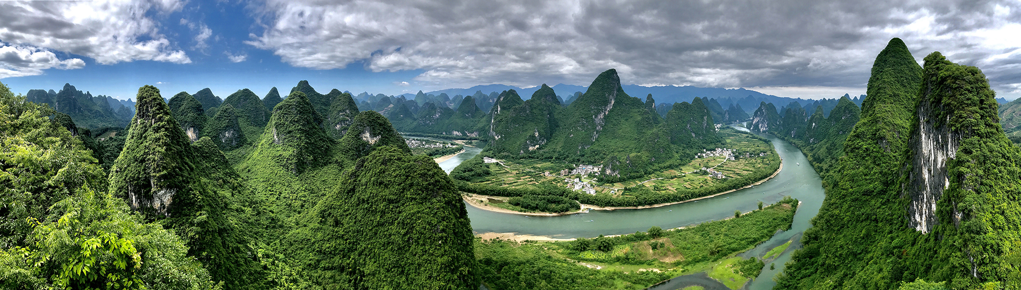 Fotografia: Výhľad na rieku Li v Číne, autor: Ľuboš Práger, Fakulta masmédií PEVŠ