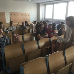 Gabika Pirošková z RTVS na prednáške na Fakulte masmédií PEVŠ