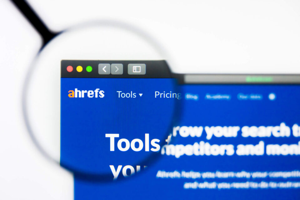 Ahrefs: moderný analytický nástroj, ktorý používame vo výuke