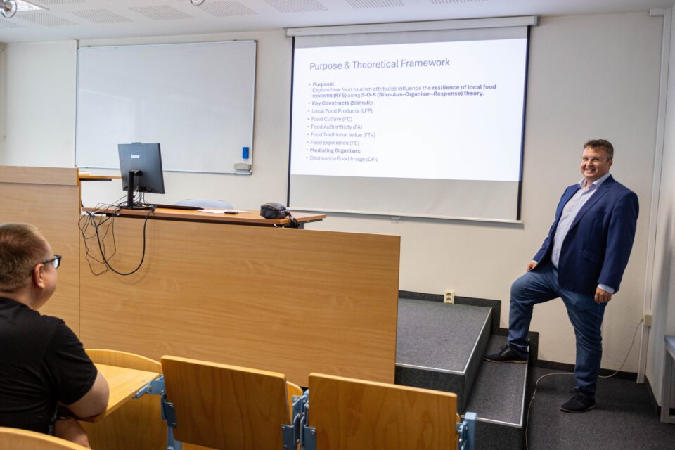 , Štipendiá pre excelentných výskumníkov a výskumníčky R2-R4