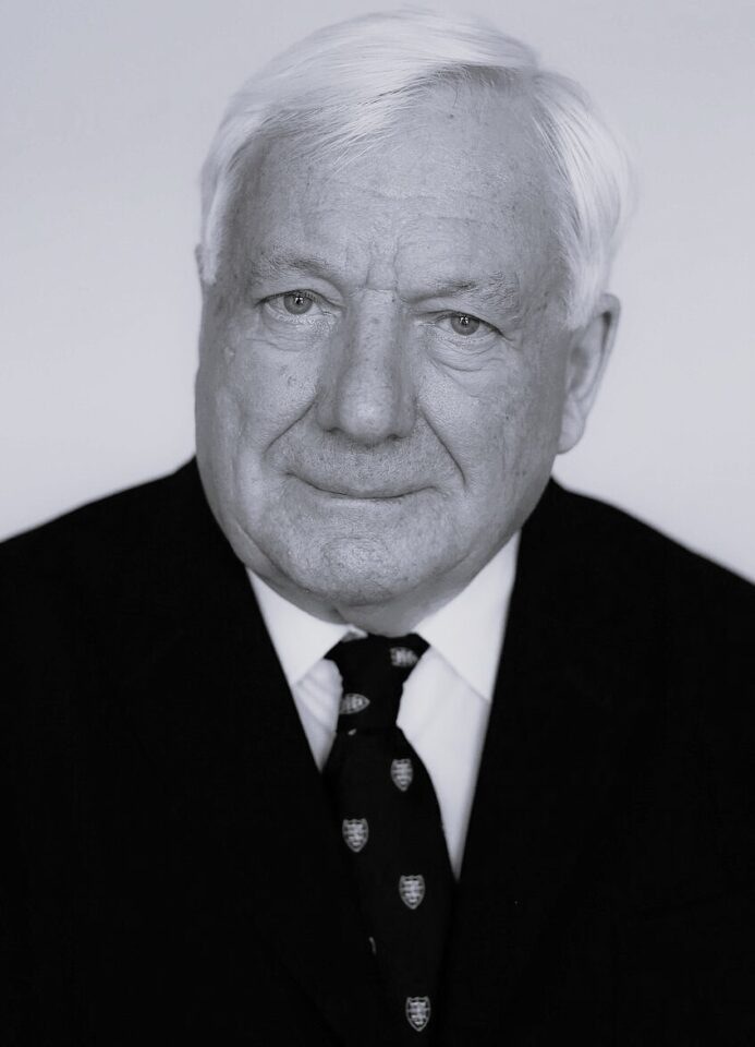 univ.-prof. i.R. Dr. Peter Fischer